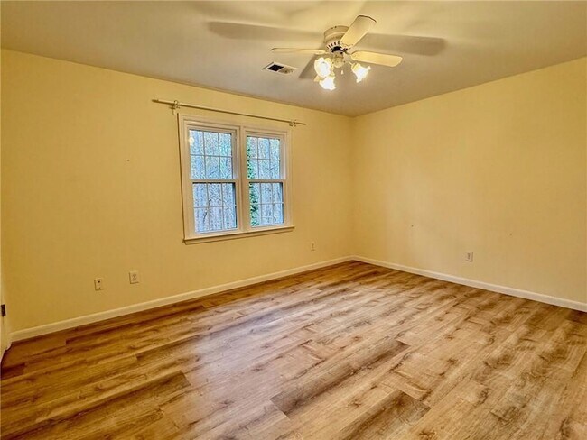 Building Photo - 5450 Heathridge Terrace