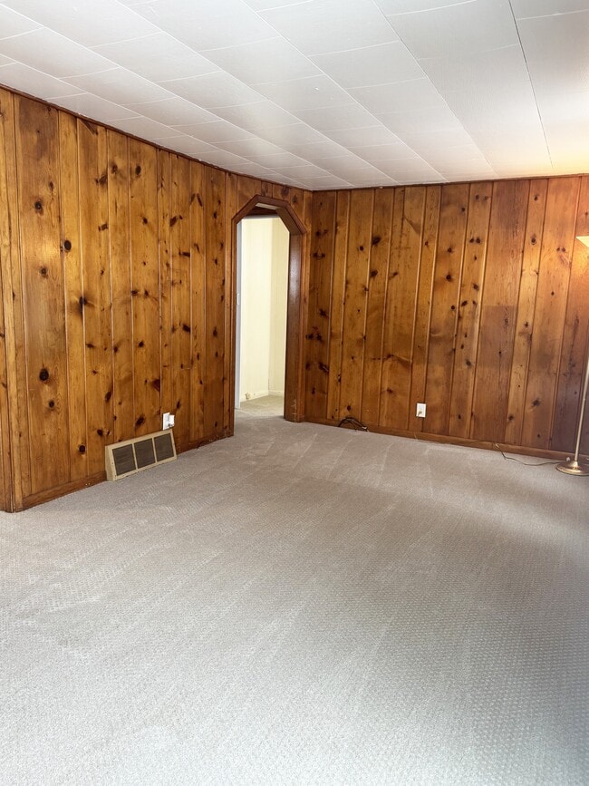 Building Photo - 7503 Huron Bay Blvd