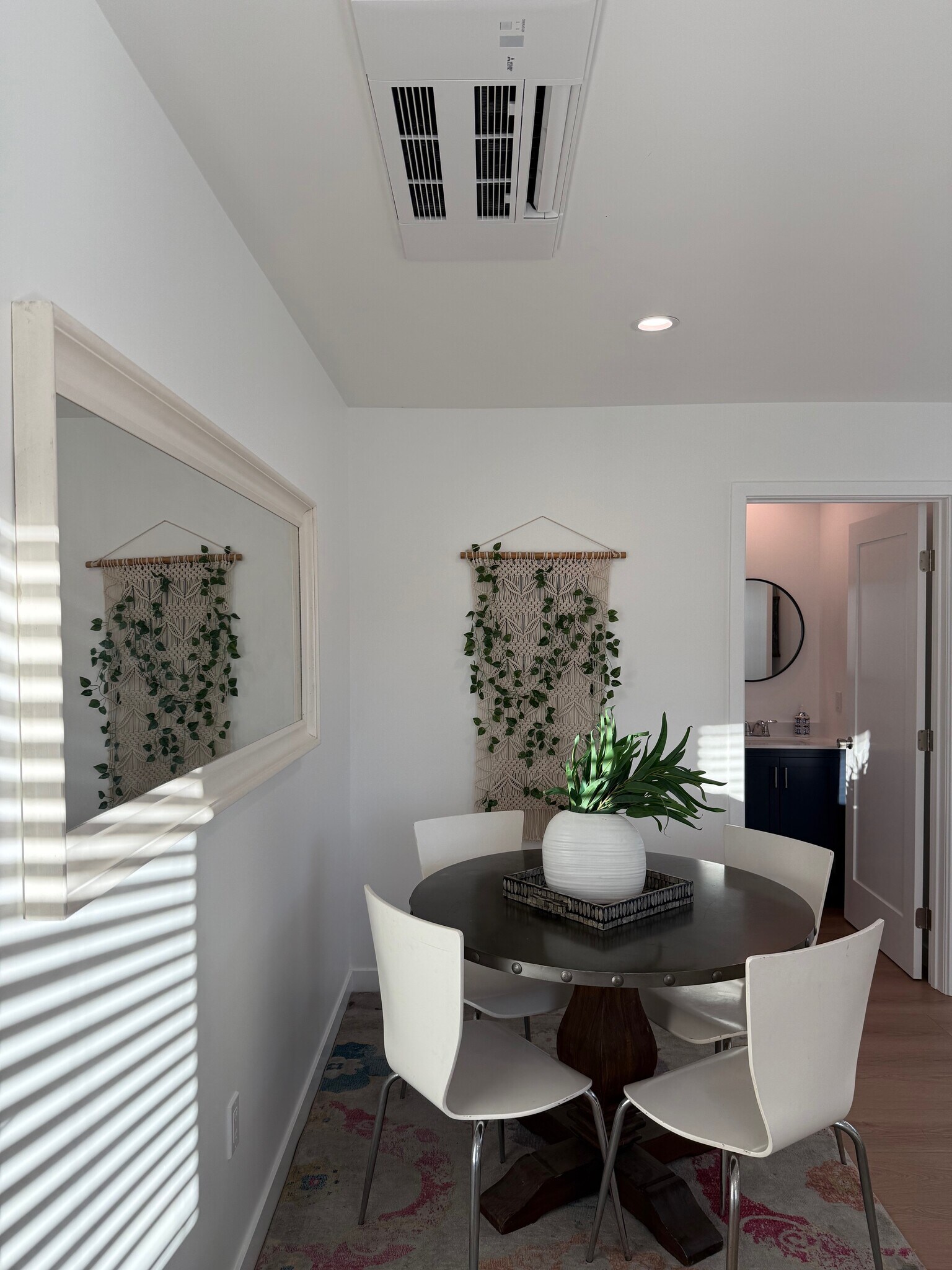 Building Photo - 22105 1/2 Dolores St