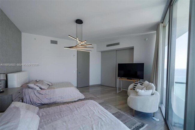 Building Photo - 18975 Collins Ave