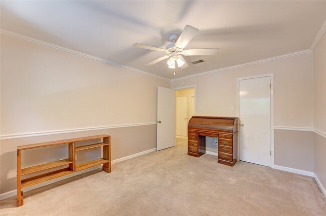 Building Photo - 824 Wax Myrtle Ln