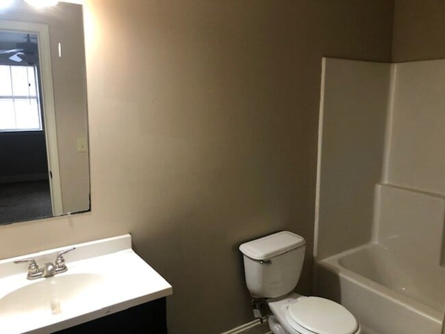 Building Photo - 1684 Gun Club Rd