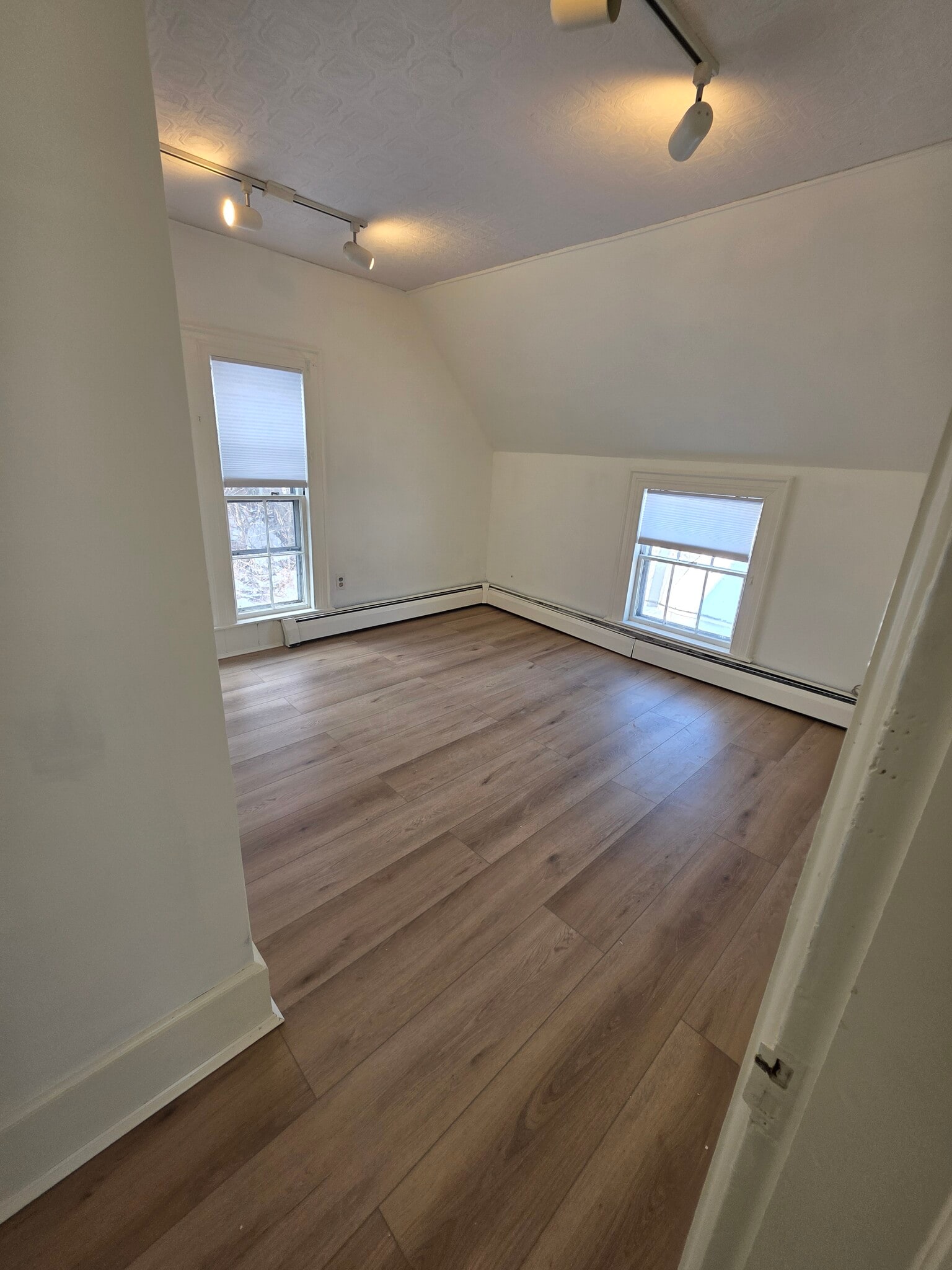 Building Photo - 21 Cleaves St