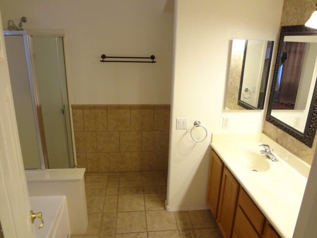 Building Photo - Ocotillo Lakes Upcoming Unit!