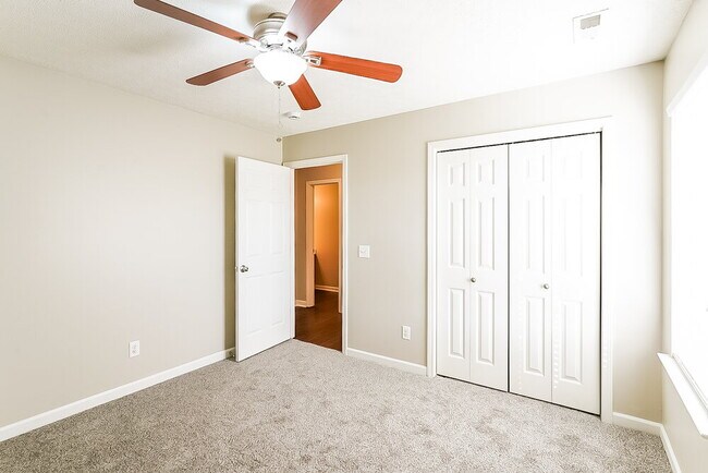 Building Photo - 119 Shady View Dr