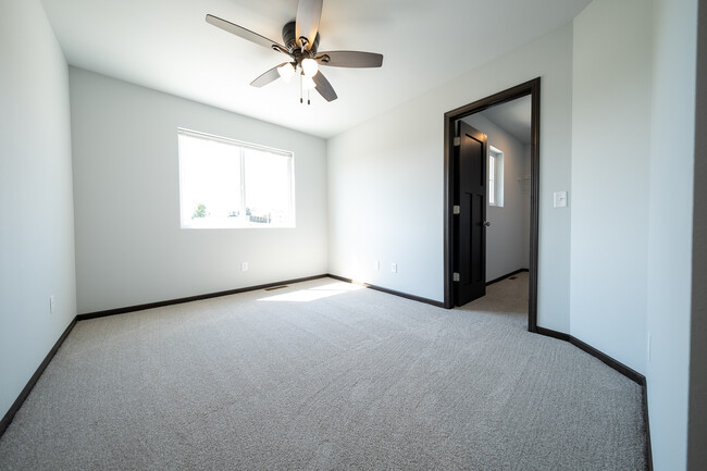 Building Photo - 668 4th Cir Dr SW