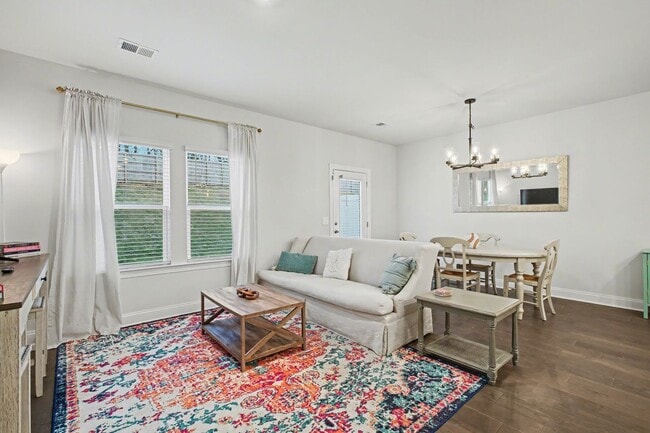 Building Photo - FOR LEASE- 3 BED 2.5 BATH TOWNHOME IN LEBANON TN!