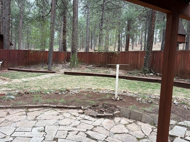 Building Photo - Great Quiet 3BR, 2 BA House in Kachina Vil...