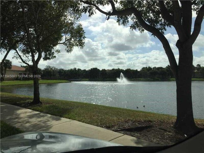 Building Photo - 2589 Centergate Dr