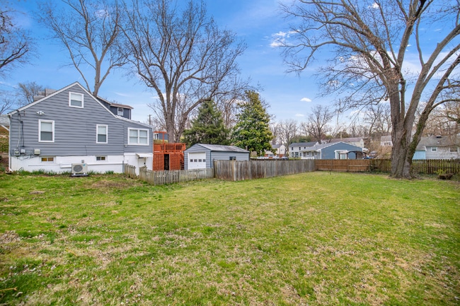 Building Photo - Affordable New Renovated Shared 2br Walkable to Metro