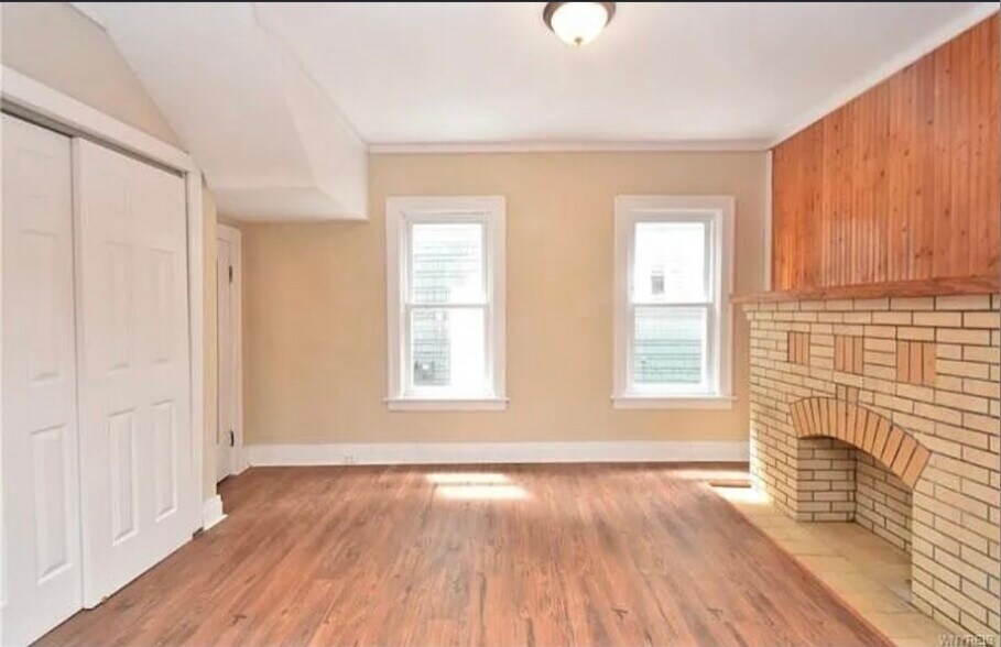 Building Photo - 28 Red Jacket Pky