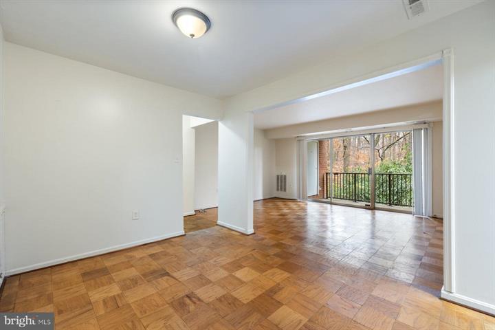 Building Photo - 876 College Pkwy