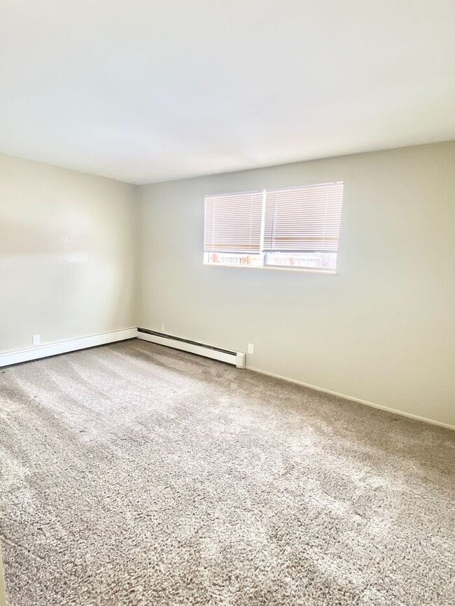 Building Photo - Move in specials - Pick One - 1st month free or $100 off monthly rent. Flexible lease terms are a...
