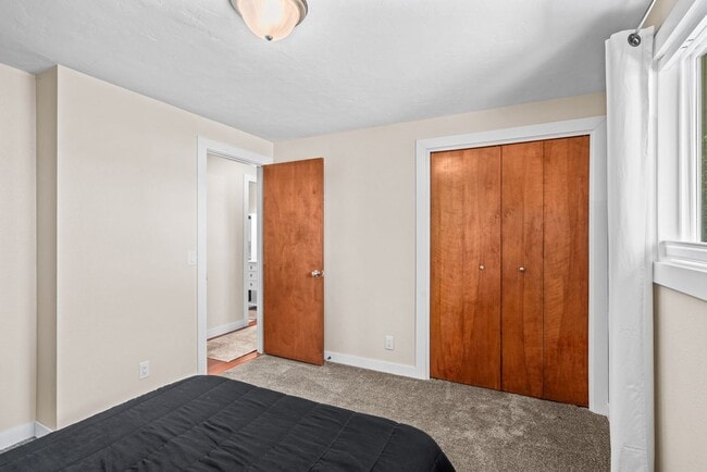 Building Photo - 1490 Carobelle Ct