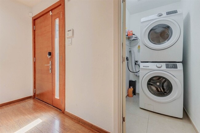 Building Photo - 4115 Chartres St