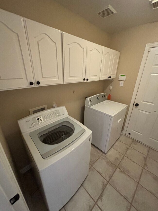 Building Photo - Great Flower Mound Location!