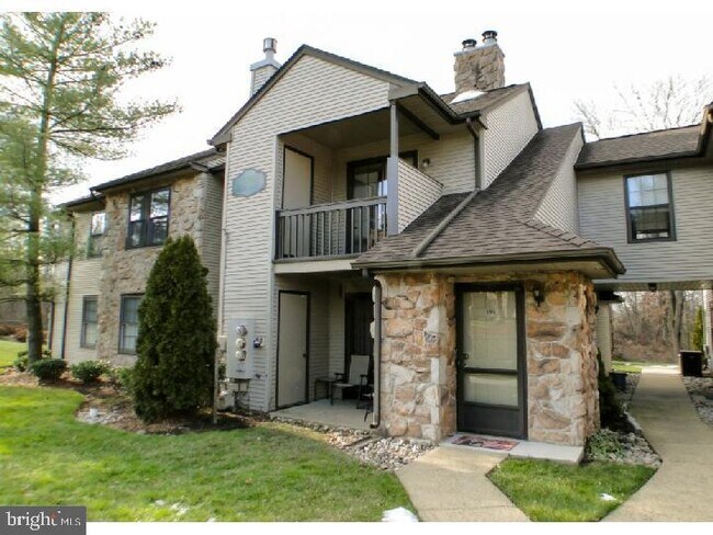 Building Photo - 393 Redbud Ct