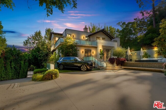 Building Photo - 7801 Hillside Ave