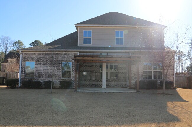 Building Photo - Executive Rental in Cypress Point S/D