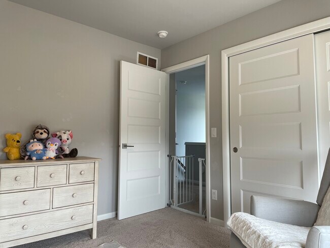 Building Photo - 708 Gingergrass Way