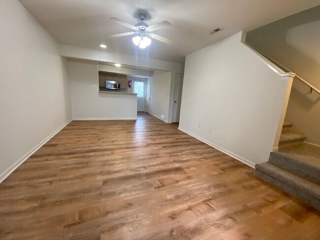 Building Photo - Spacious 4-Bedroom Home with 2-Car Garage in Columbia, MO