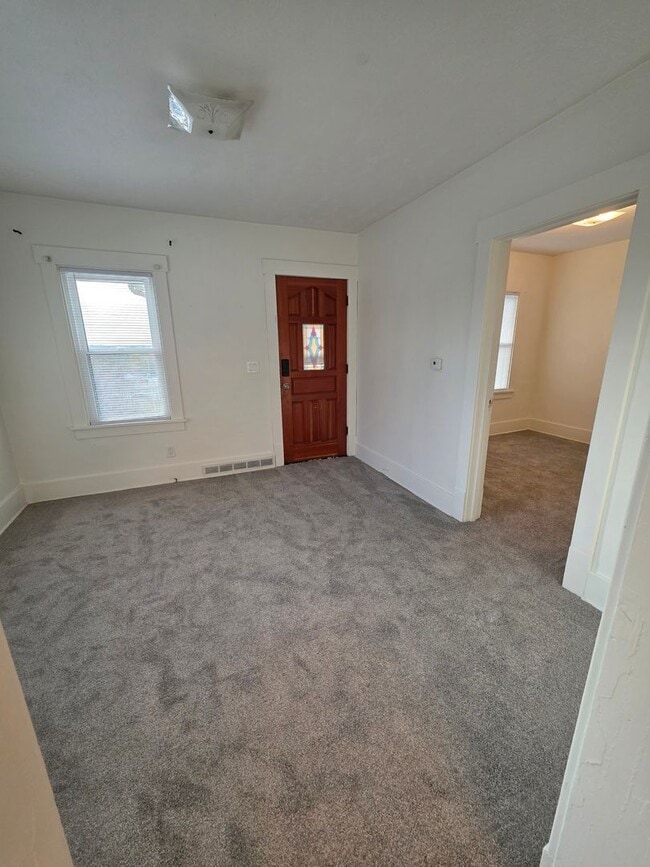 Building Photo - Benson Bungalow! 3 bedroom 2 bathroom