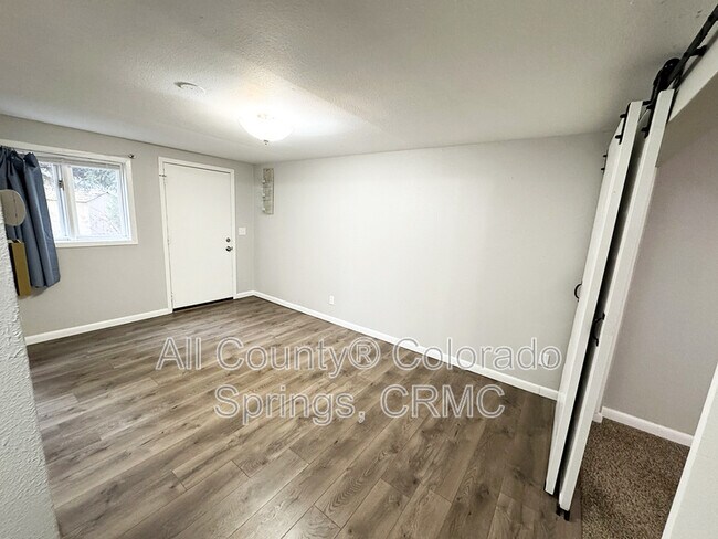 Building Photo - 460 Wintery Cir N