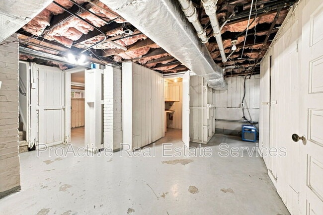 Building Photo - 734 Shirley Ave