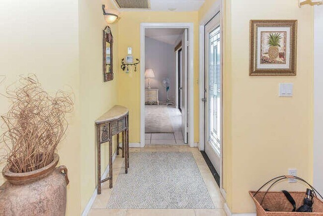 Building Photo - 1801 S US Hwy 1