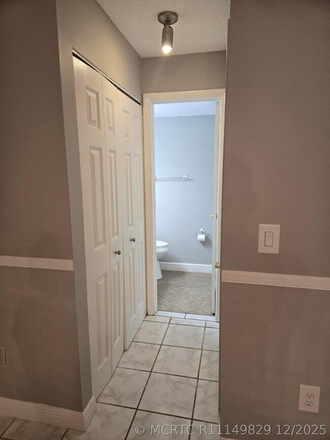 Building Photo - 4844 Alder Dr