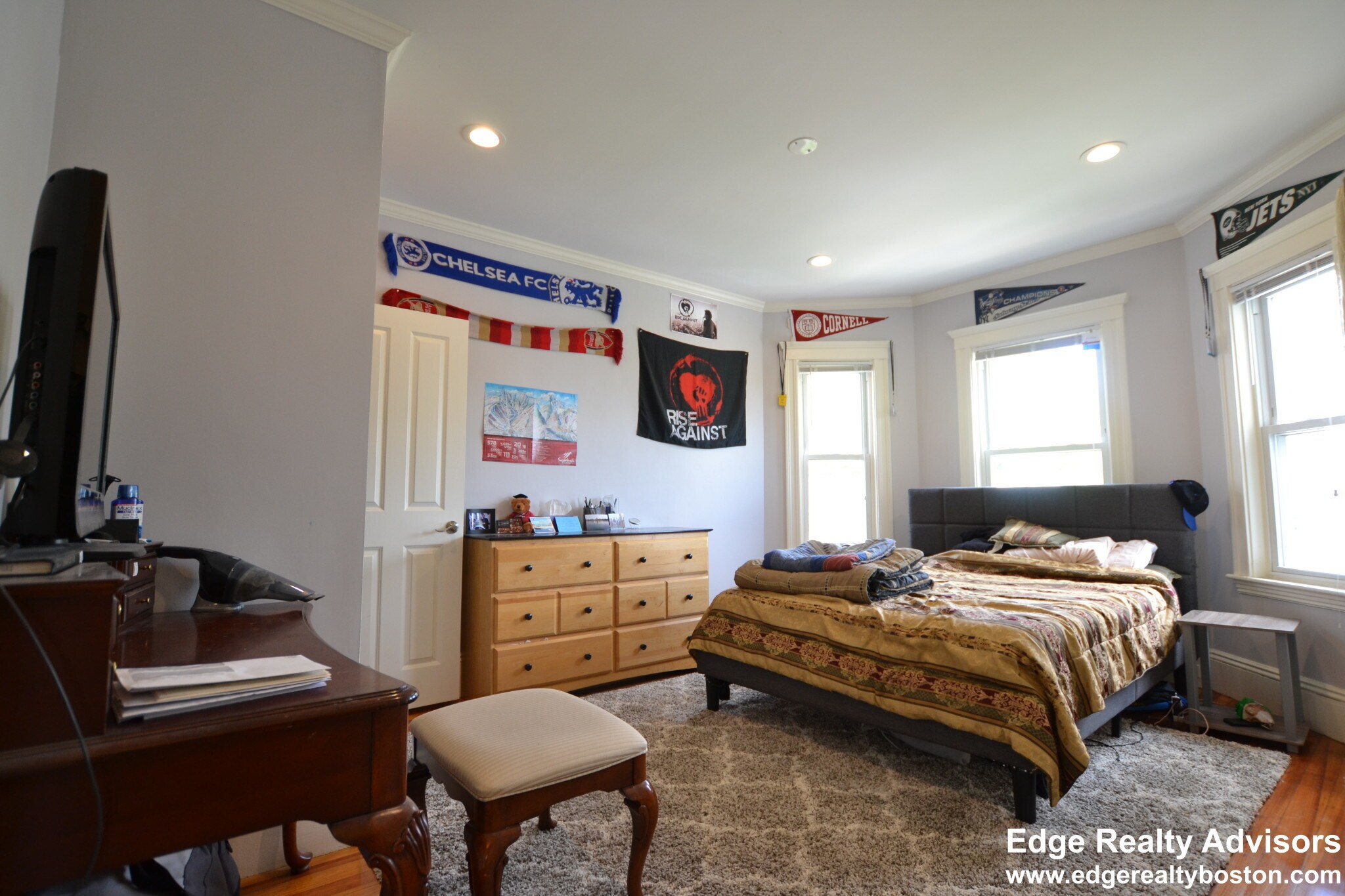 Building Photo - 64 Tremont St