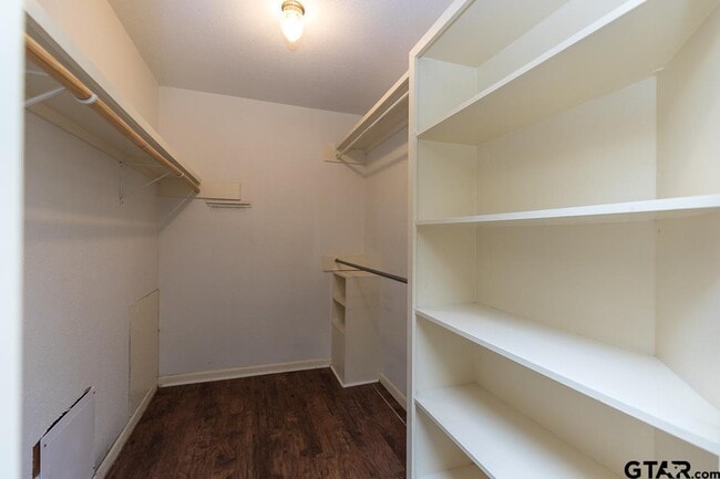 Building Photo - 1823 Picadilly Pl