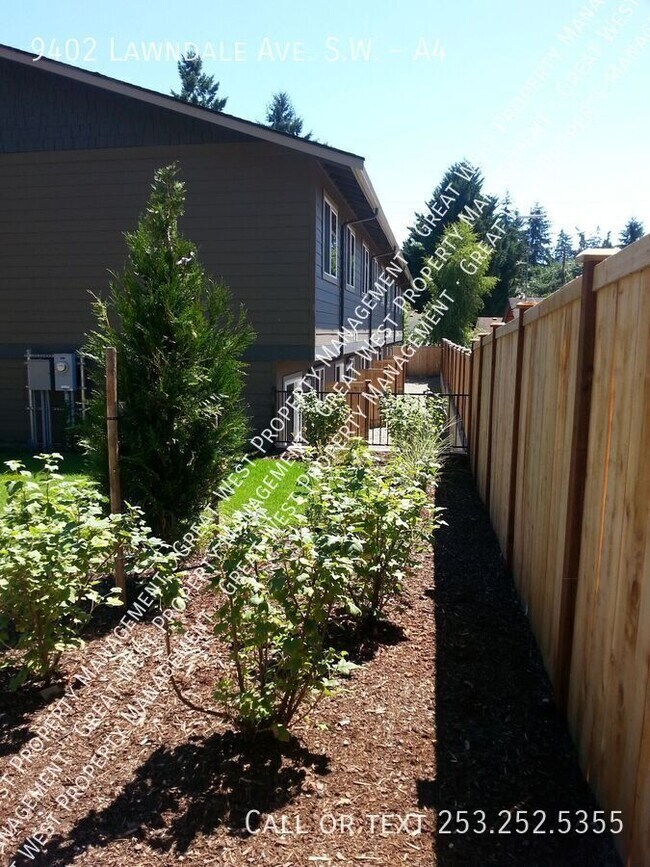 Building Photo - 9402 Lawndale Ave SW