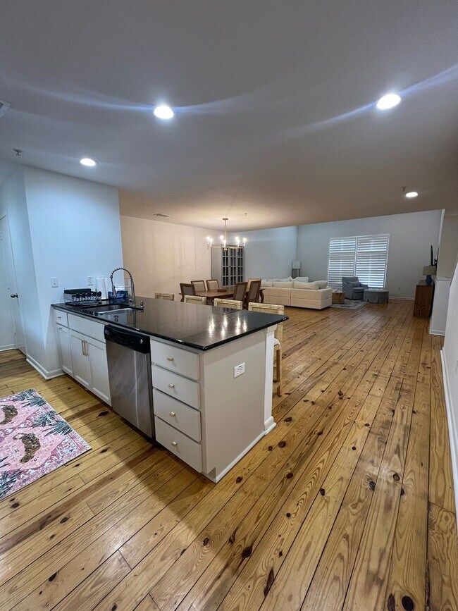 Building Photo - Spacious 3-Bedroom Home for Rent!