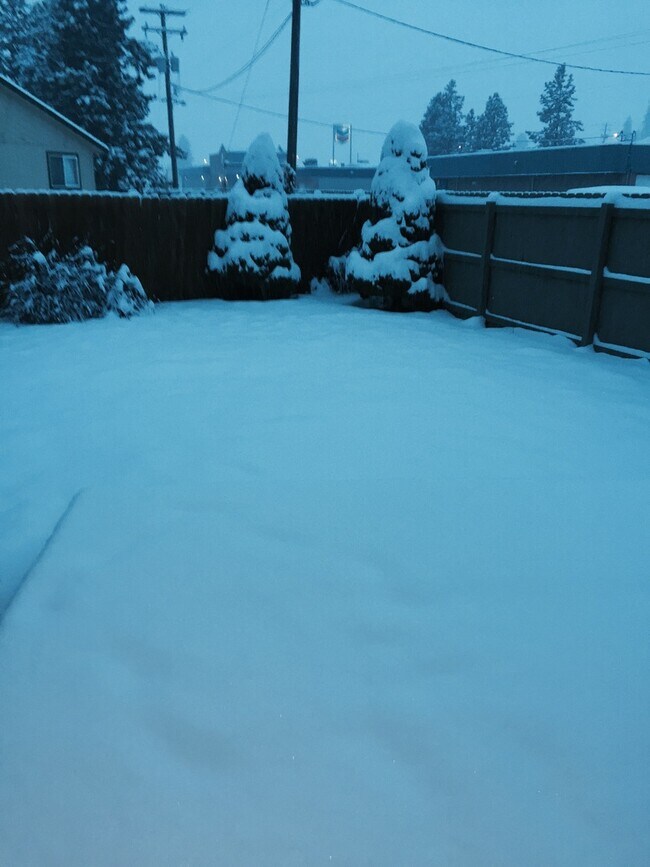 Building Photo - 4210 E 2nd Ave