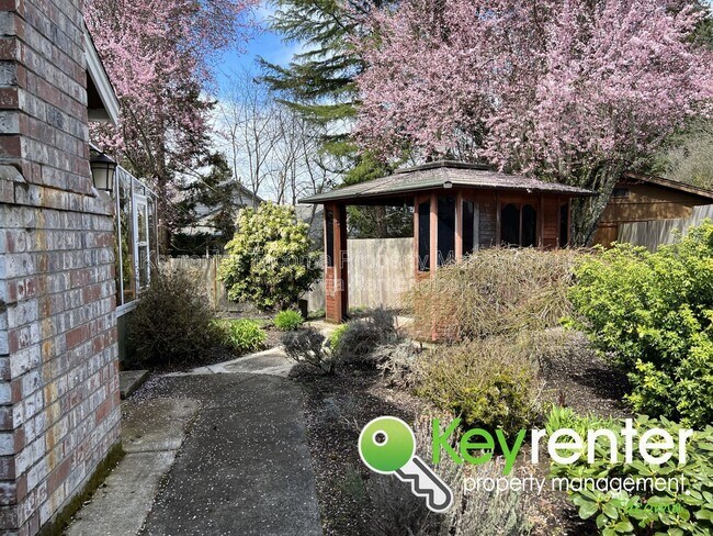 Building Photo - 610 Rice Ct