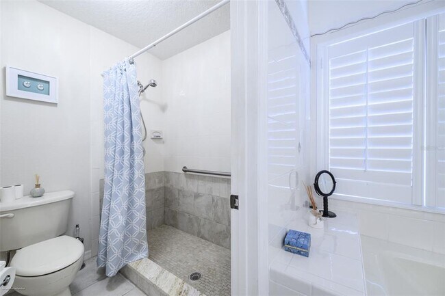 Building Photo - 1477 Park Beach Cir