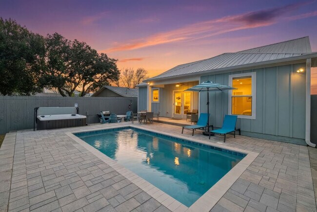 Building Photo - 238 Oleander Dr