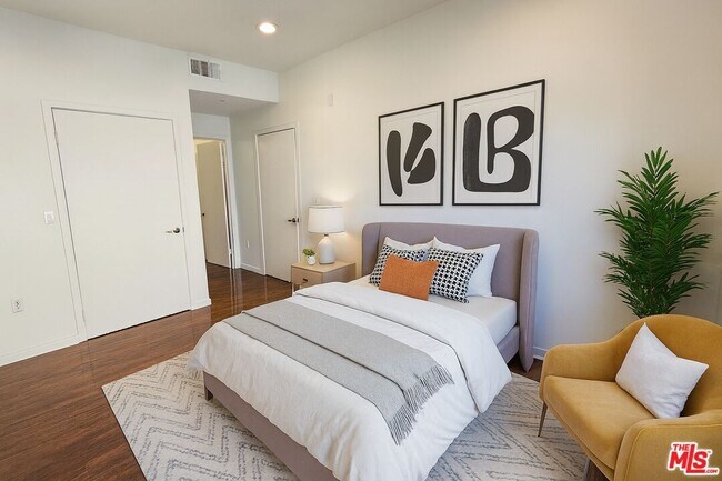 Building Photo - 12132 Hart St