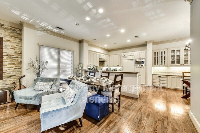 Building Photo - 3822 Brown St