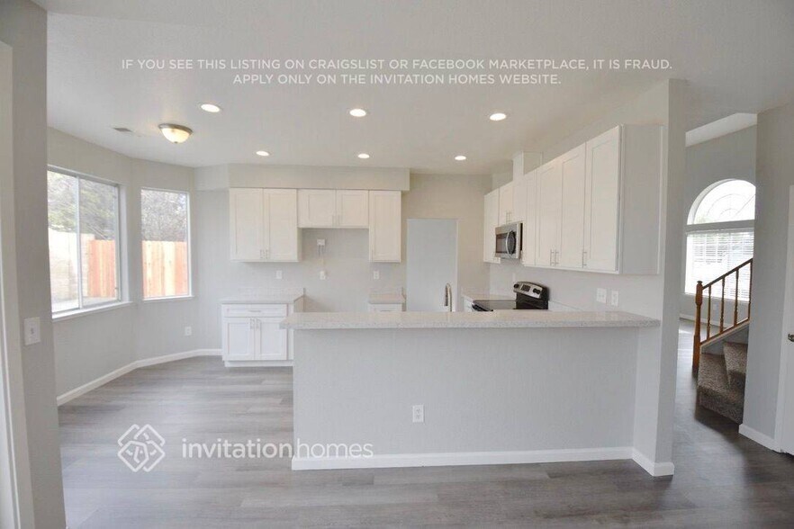Building Photo - 1368 Northwood Dr