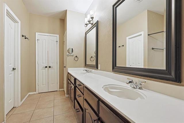 Building Photo - 8837 Sunset Trace Dr