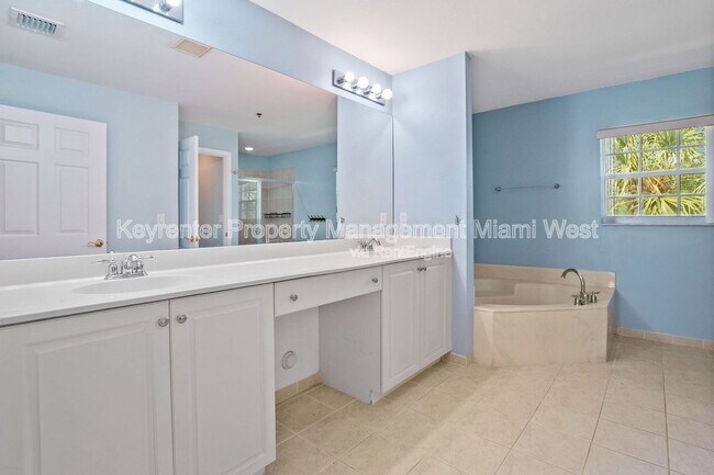 Building Photo - 4649 SW 75th Way