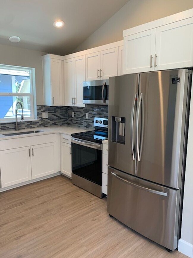 197 748 NW Ogden Ave Bend OR 97703 Apartment Finder