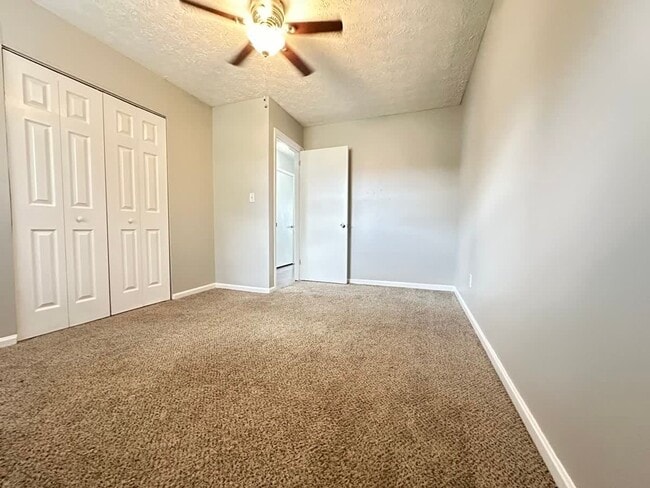 Building Photo - 585 Eureka Springs Dr