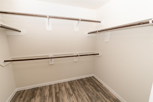 Building Photo - 915 Dancing Sun Court