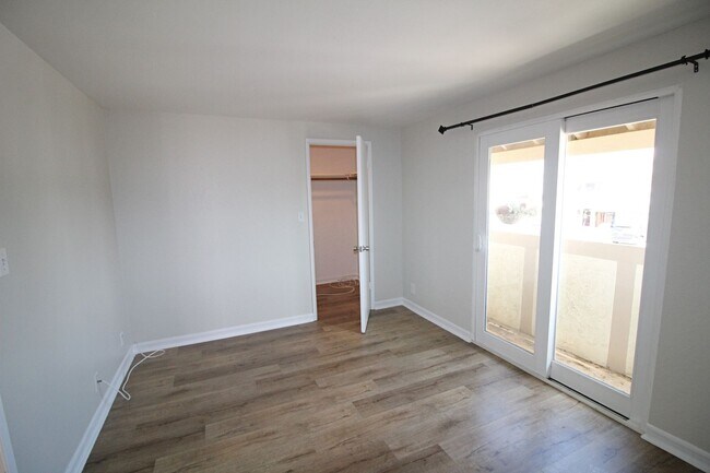 Building Photo - Oceanfront Silverstrand | 4 Bedroom + 3 Ba...