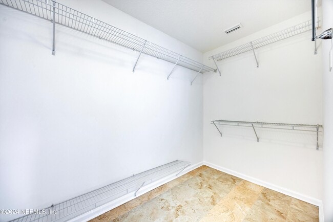 Building Photo - 657 MacKenzie Cir