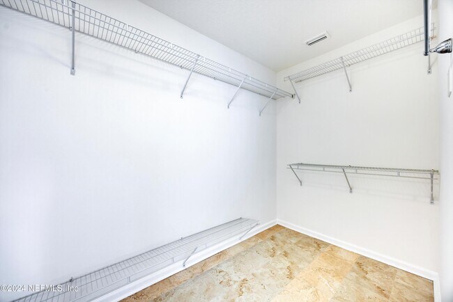 Building Photo - 657 MacKenzie Cir