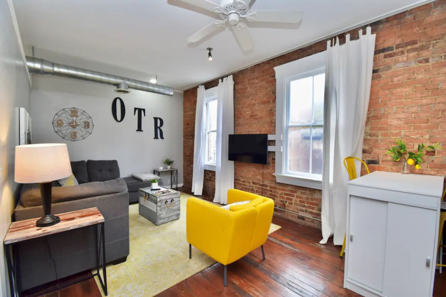 Building Photo - 111 E 13th St